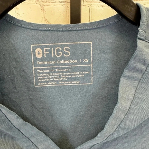 Figs Scrub Top Size XS - Picture 2 of 5